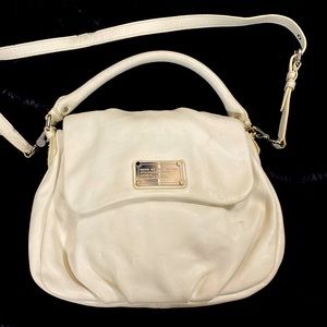 White purse by Marc Jacobs. Leather material standard supply type workwear